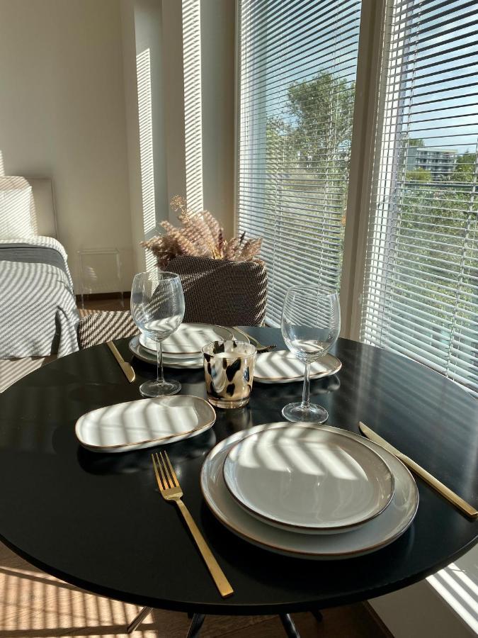 Elegance Apartment - City Centre Free Parking Таллінн Екстер'єр фото